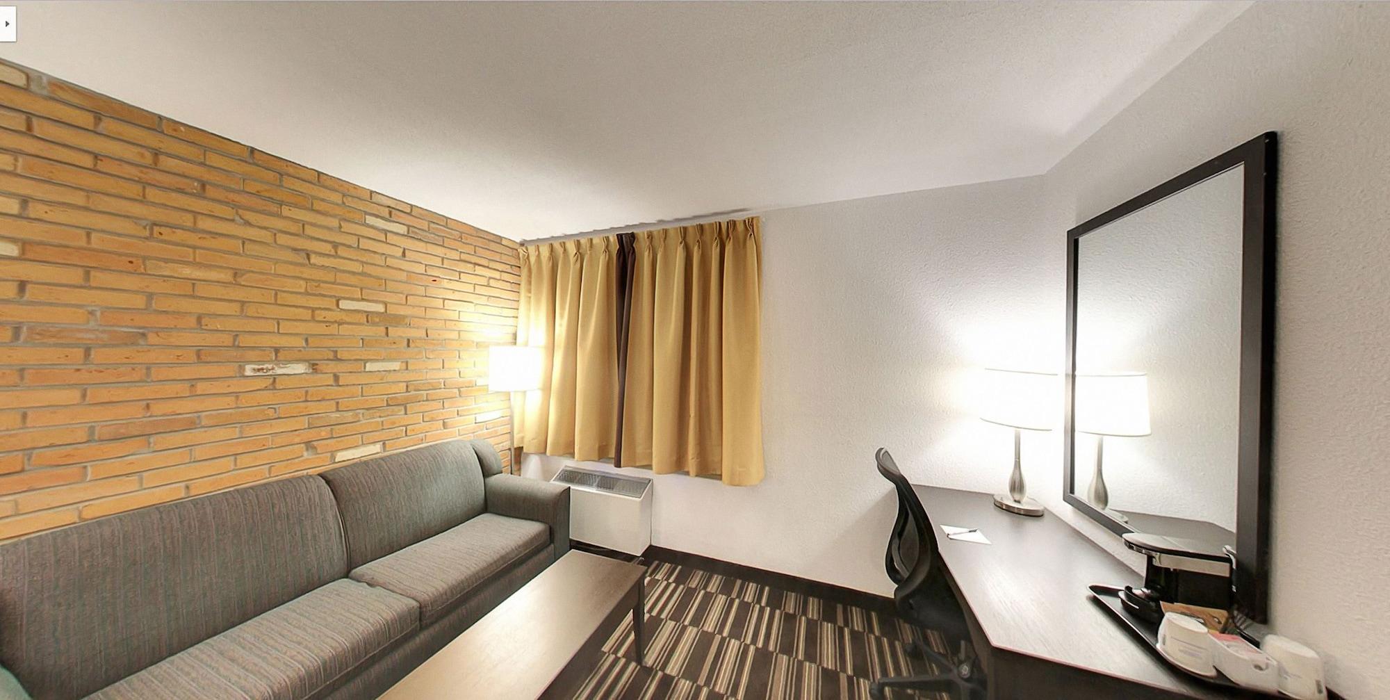 Super 8 By Wyndham Sudbury On Hotell Exteriör bild