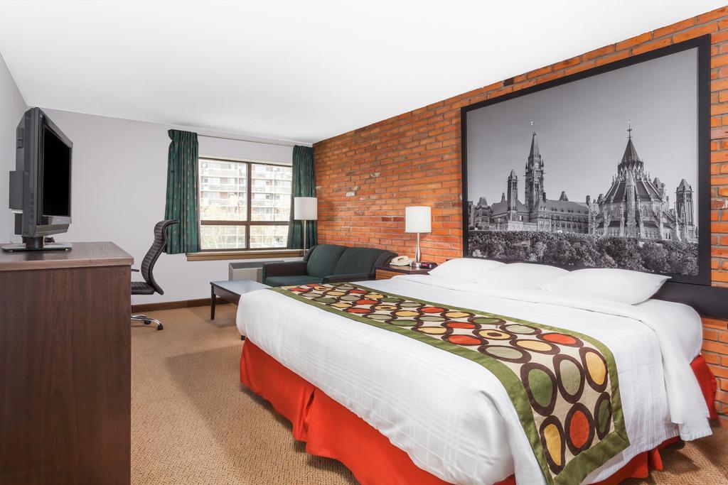 Super 8 By Wyndham Sudbury On Hotell Exteriör bild